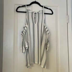 American Eagle Short Sleeve Top (Like New)